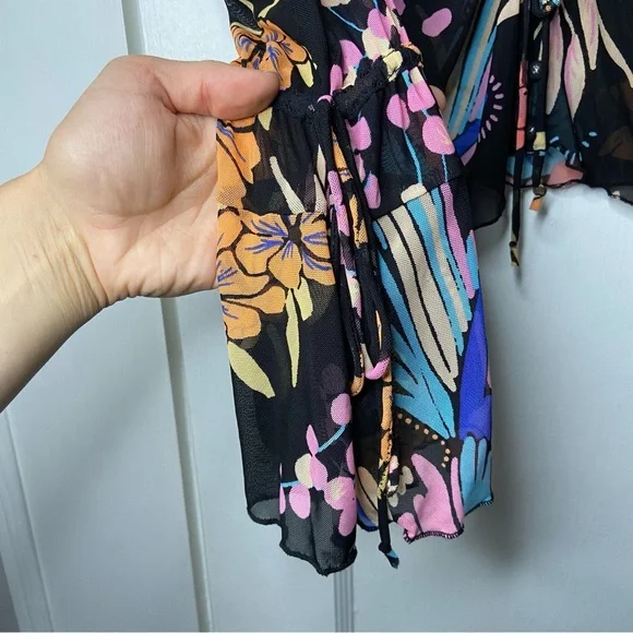 Free People Of Paradise Black Floral Sheer Crop Top size Small NEW - Picture 7 of 15